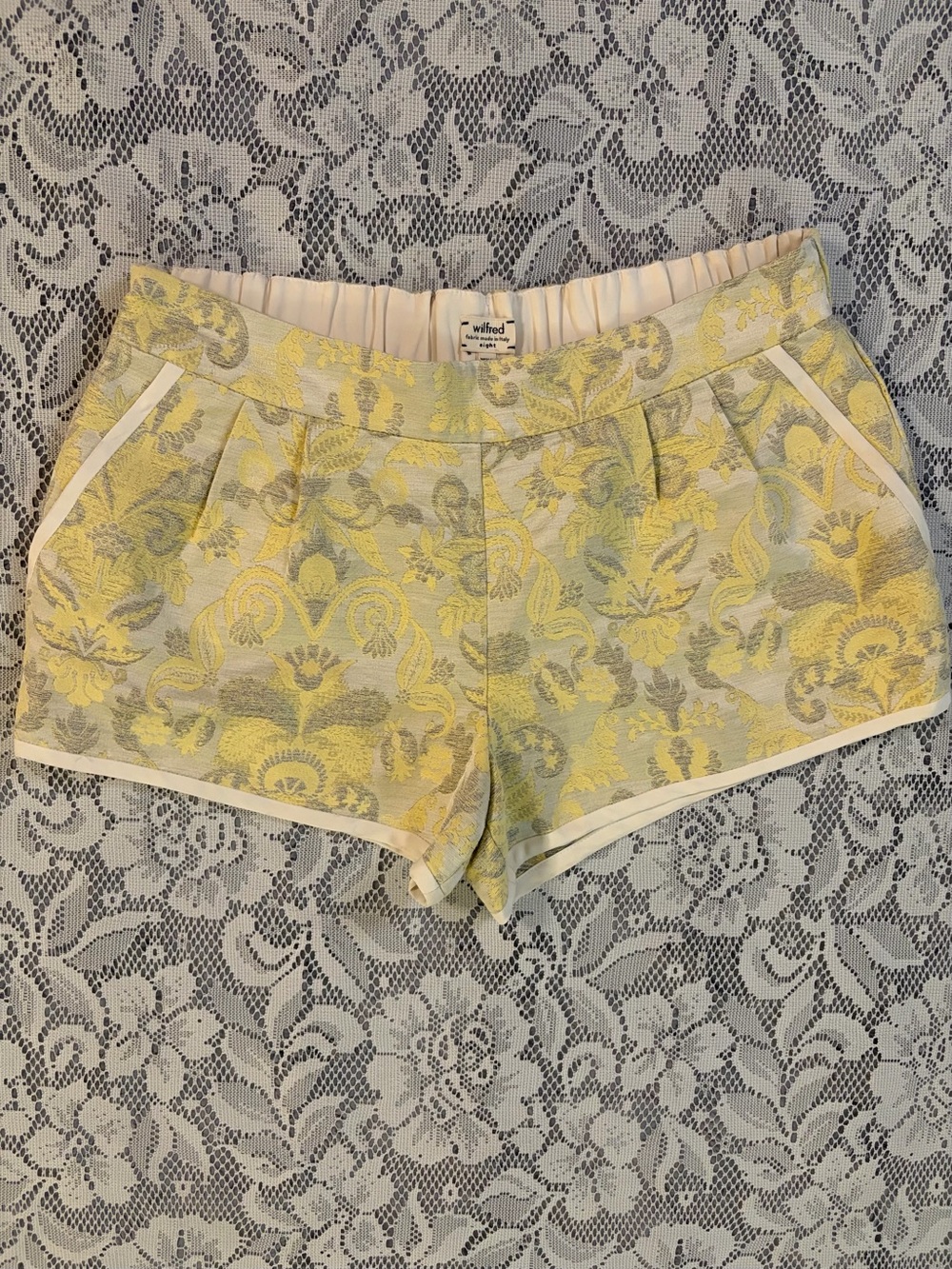 Aritzia Wilfred Musee Tailored Italian Brocade Silk Trimmed Mid-Rise Shorts
